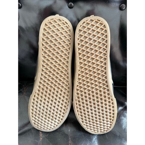 Vans Men’s Size 13 Black Canvas Low Top Skate Shoes Gum Sole Casual Sneakers - Picture 3 of 5